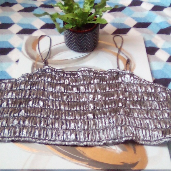 Metallic Silver Top🩶 - Picture 3 of 4